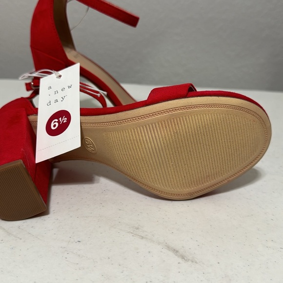 Brand New A New Day Red Heels size 6.5 - Picture 4 of 4